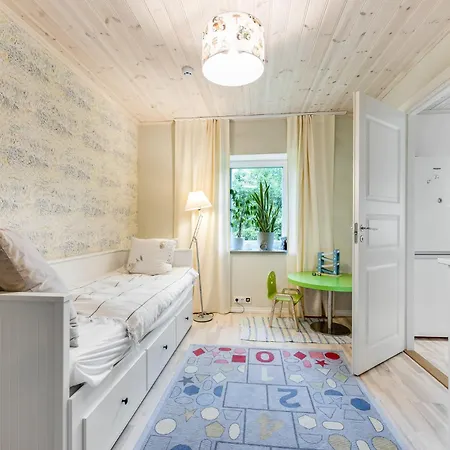 Сasa de vacaciones 3 Bedroom Family With Huge Garden & Free Parking