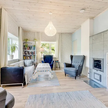 3 Bedroom Family With Huge Garden & Free Parking Сasa de vacaciones