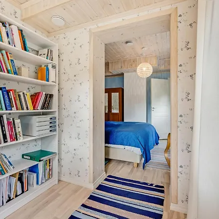 3 Bedroom Family With Huge Garden & Free Parking * Tallin
