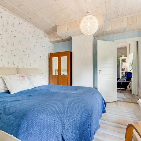 3 Bedroom Family With Huge Garden & Free Parking Puhkemaja *