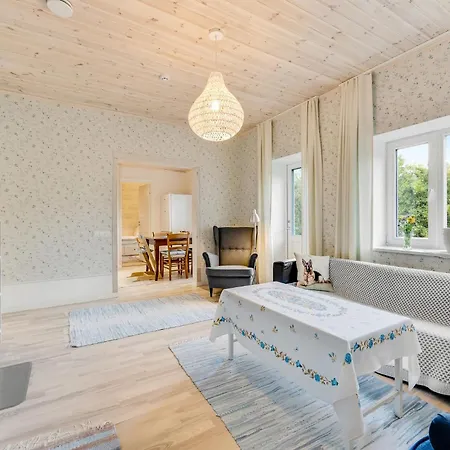 3 Bedroom Family With Huge Garden & Free Parking Сasa de vacaciones
