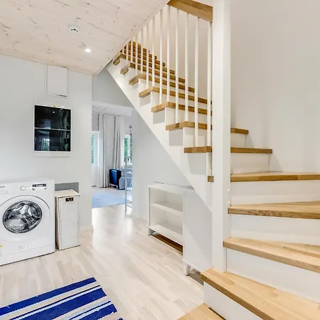Сasa de vacaciones 3 Bedroom Family With Huge Garden & Free Parking Tallin