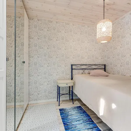 3 Bedroom Family With Huge Garden & Free Parking * Tallin