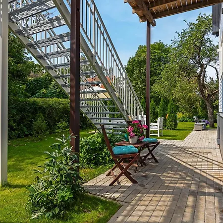 3 Bedroom Family With Huge Garden & Free Parking Puhkemaja *
