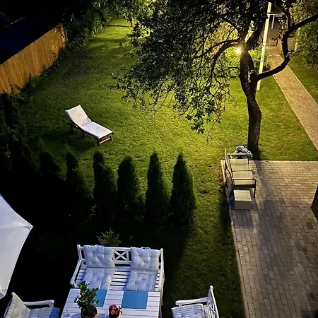 3 Bedroom Family With Huge Garden & Free Parking