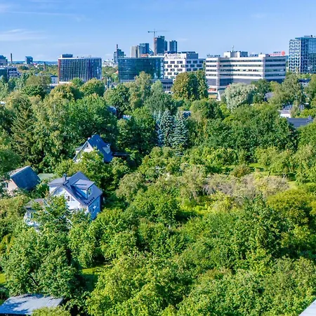 3 Bedroom Family With Huge Garden & Free Parking * Tallin